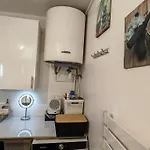 Appartement T2 Meublé 1 Er étage Dans Un Quartier Calme à 17