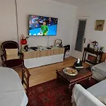 Appartement T2 Meublé 1 Er étage Dans Un Quartier Calme à 17 Paris