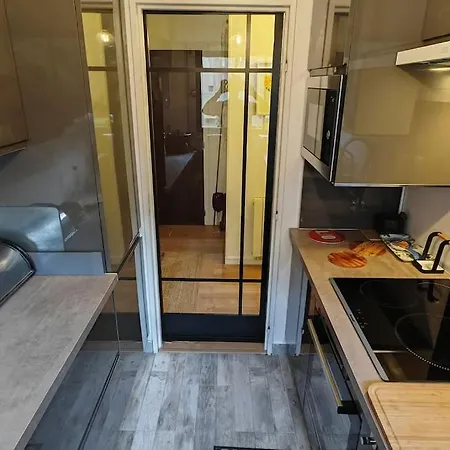 T2 Meublé 1 Er étage Dans Un Quartier Calme à 17