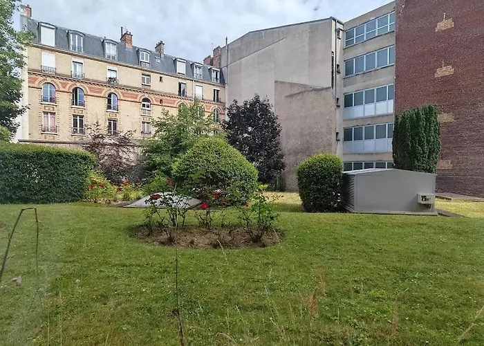 T2 Meuble 1 Er Etage Dans Un Quartier Calme A 17 Apartman