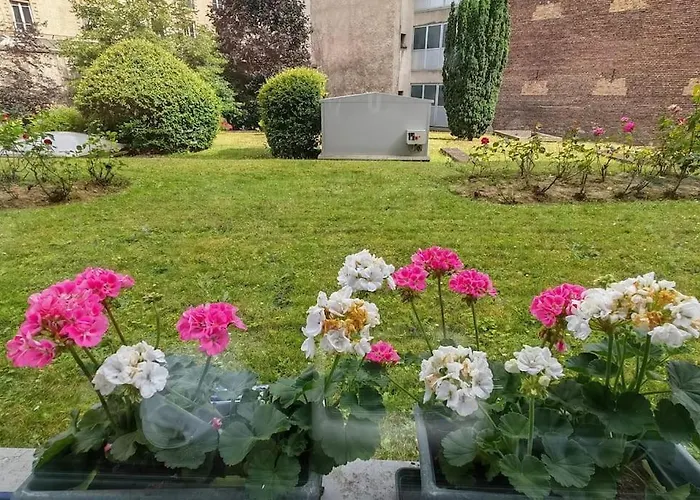 Apartman T2 Meuble 1 Er Etage Dans Un Quartier Calme A 17 Párizs
